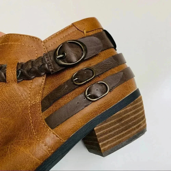 Coach and Four Gertie Leather Ankle Booties - Picture 6 of 8